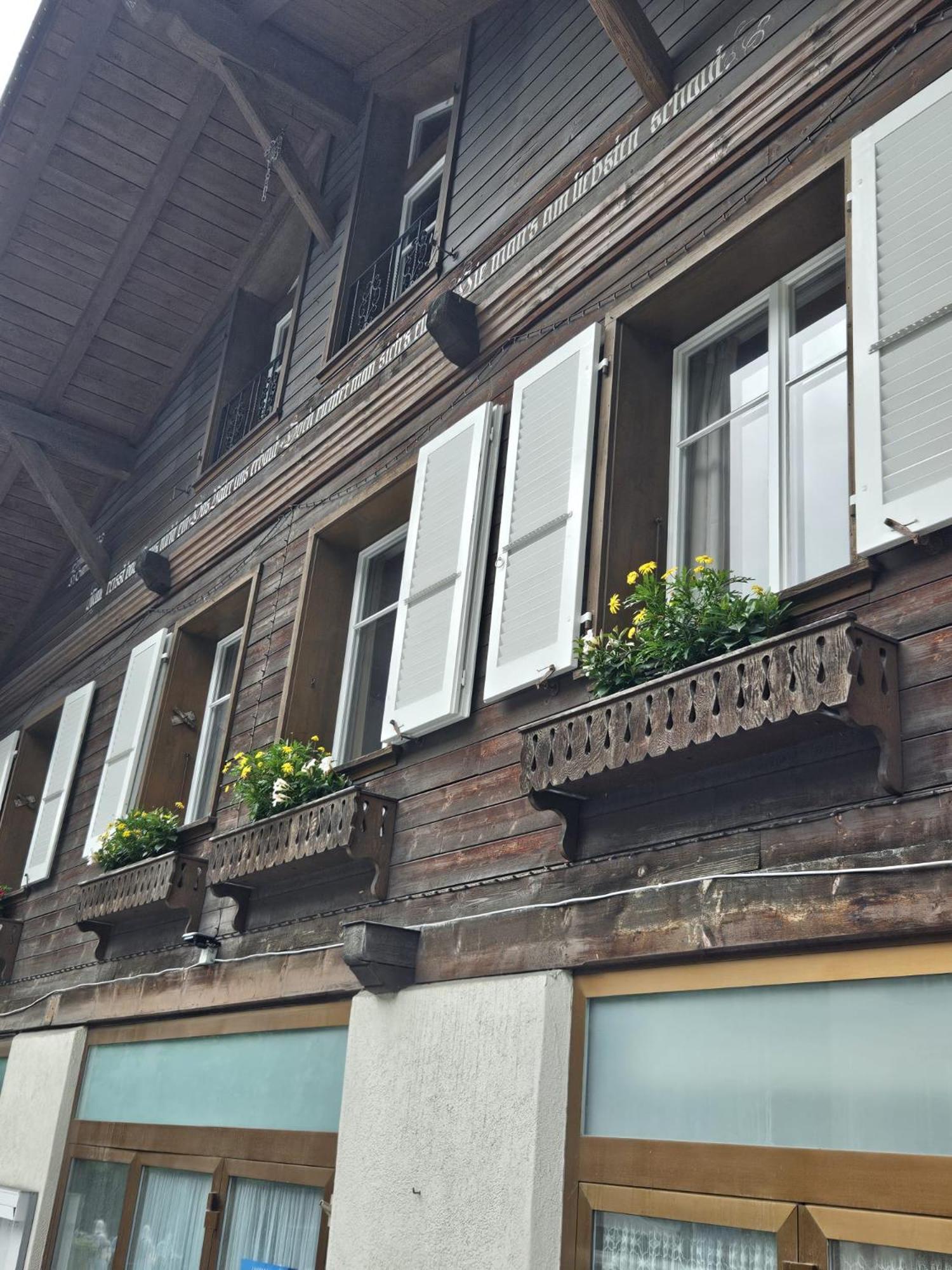 Chalet Maithili Lauterbrunnen -152-Year-Old Majestic Chalet Luaran gambar